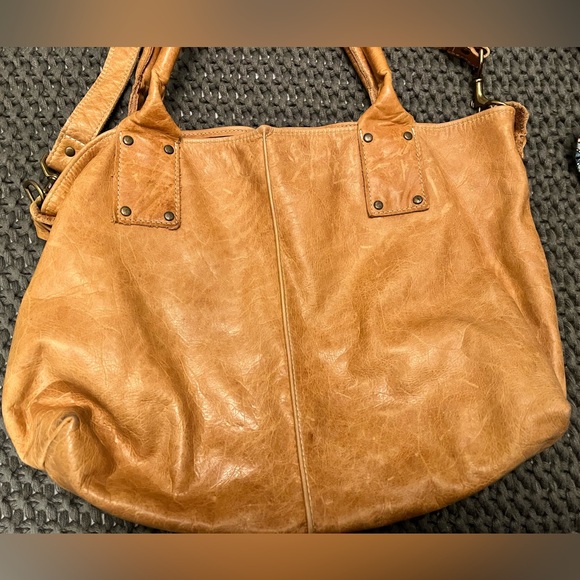 Ceri Hoover large crossbody purse - Picture 2 of 5